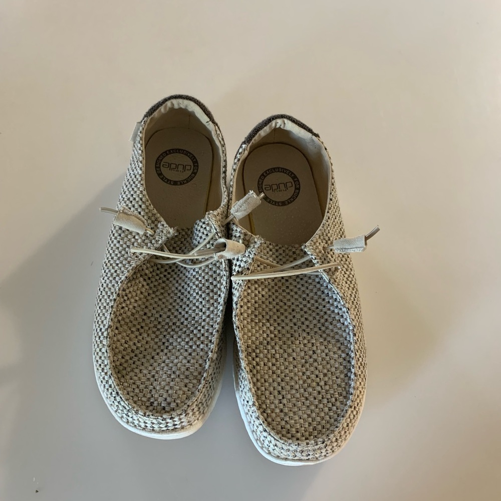 Hey Dude Shoes size 9